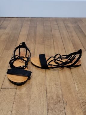 Minimalist Black Strap Ankle Tie Flat Sandals Sz 6.5
